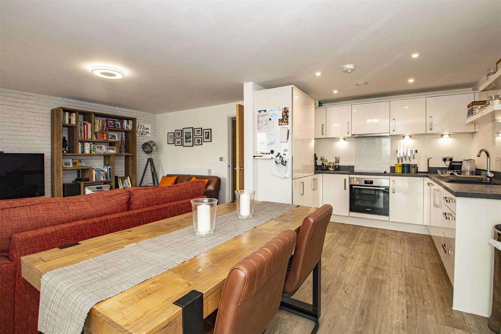 36 Atlas Way, Oakgrove, Milton Keynes